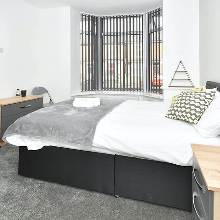 Townhouse @ Chiltern Place Newcastle Under Lyme Silverdale  Buitenkant foto